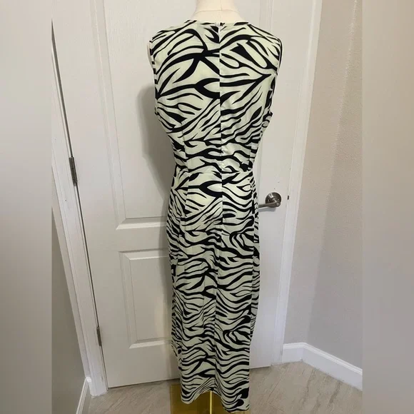 SHEIN Black and White Asymmetrical Bodycon Dress - Picture 7 of 10